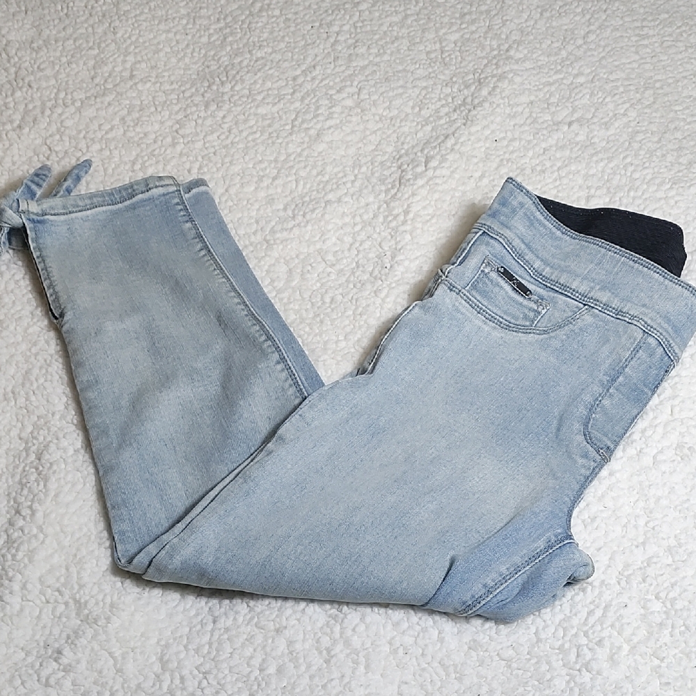Coco + Carmen Light‎ Wash Skinny Jeans